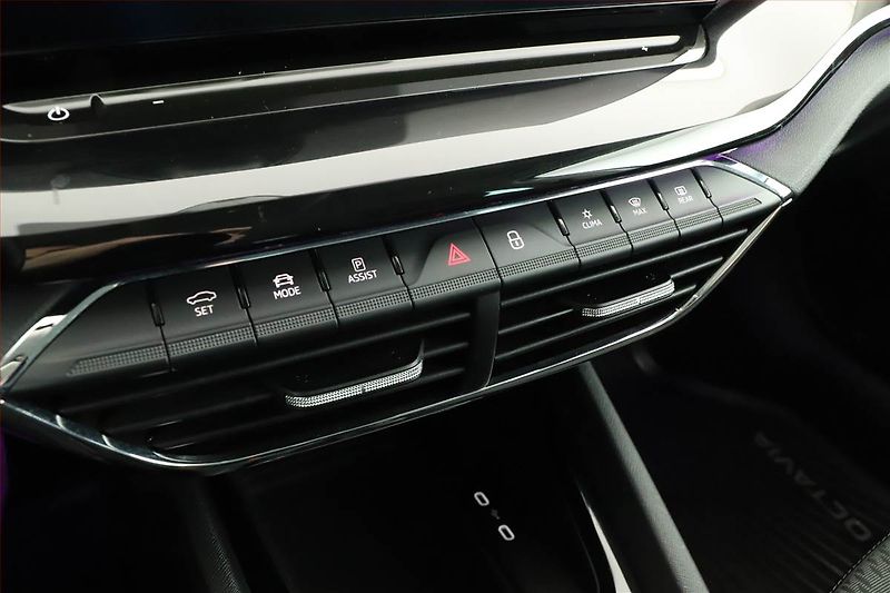 Škoda Octavia (2022) Style 1.5 TSI, ČR,1.maj - fotka 13 z 20