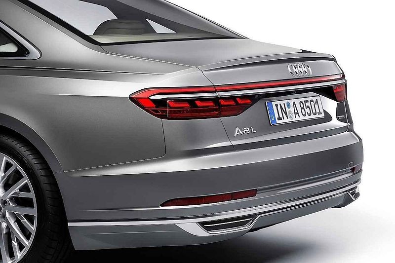 Audi A8L W12.