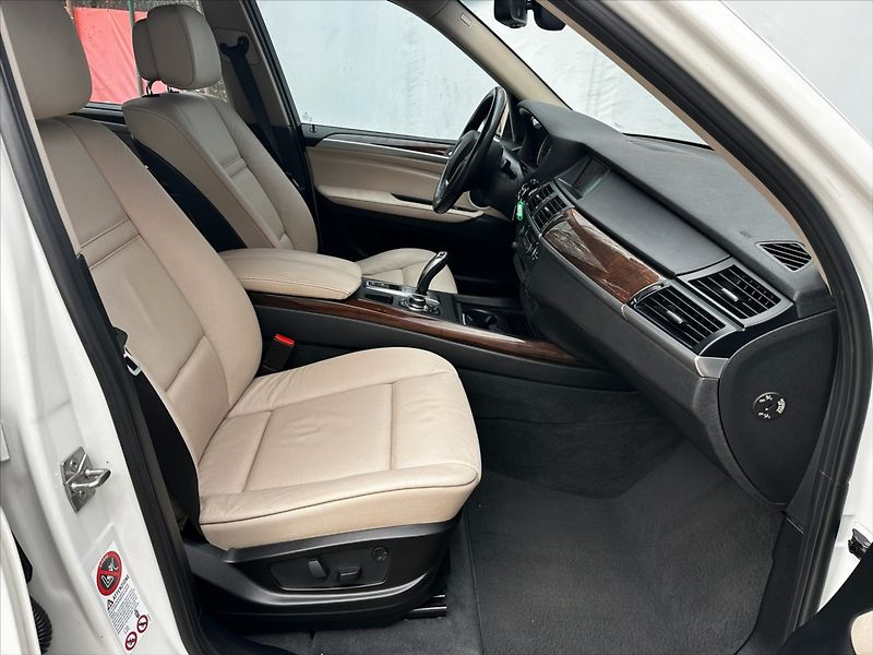 BMW X5 3,0 D 180kW xDrive - fotka 10 z 36