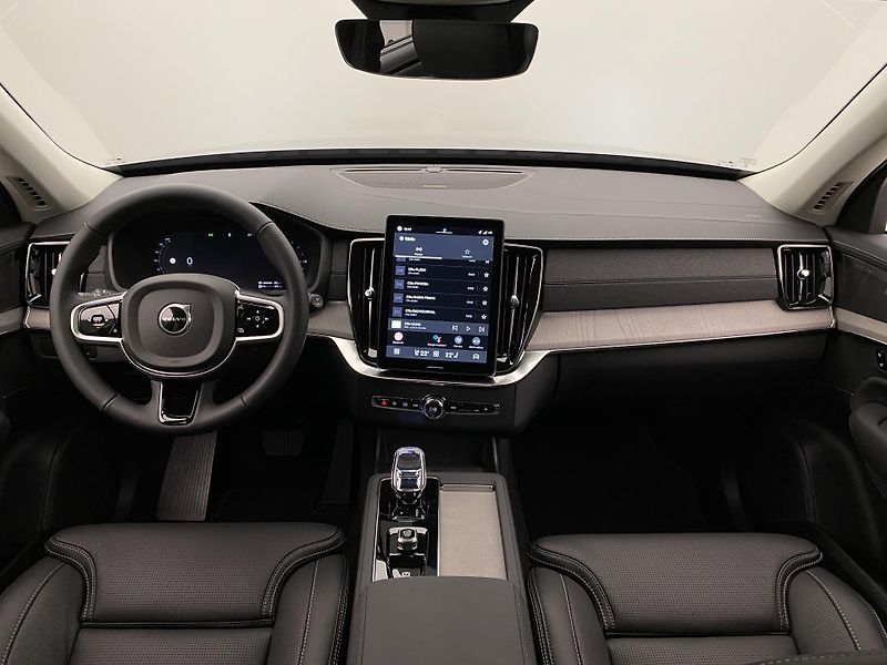 Volvo XC90 (2026) T8 AWD Plug-in DARK PLUS 7m - fotka 2 z 78