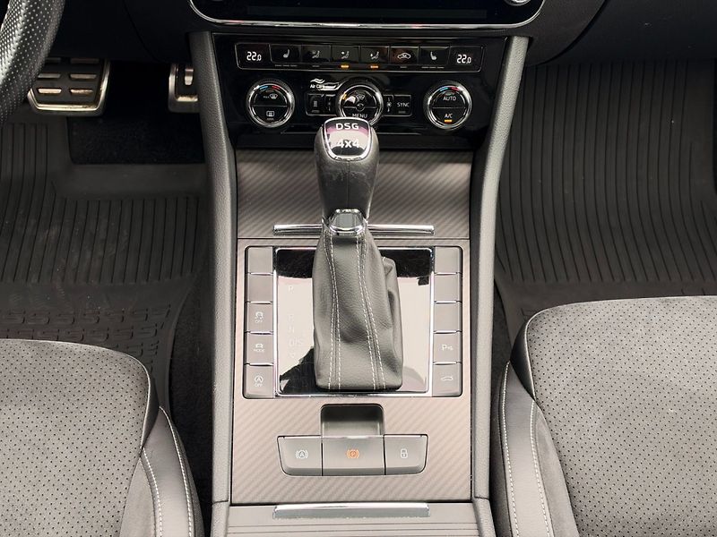 Škoda Superb (2021) Sportline 2.0 TSI 4x4 DSG - fotka 20 z 39