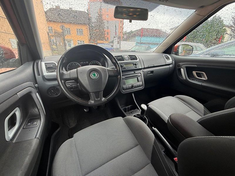 Škoda Fabia (2007) II 1.4 16V Sportline - fotka 6 z 11