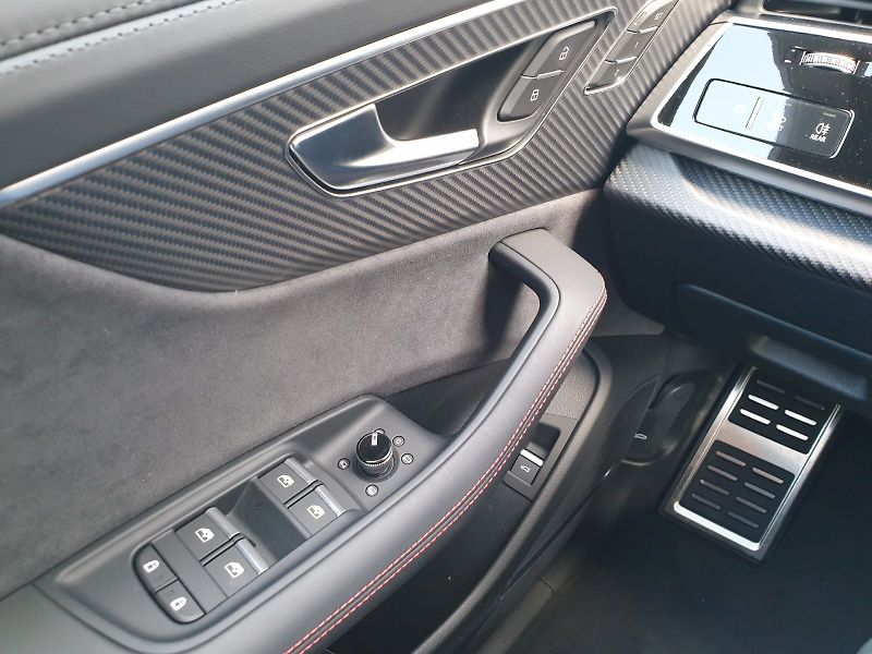 Audi RS Q8 (2023) TFSI 441 KW QUATTRO - fotka 20 z 28