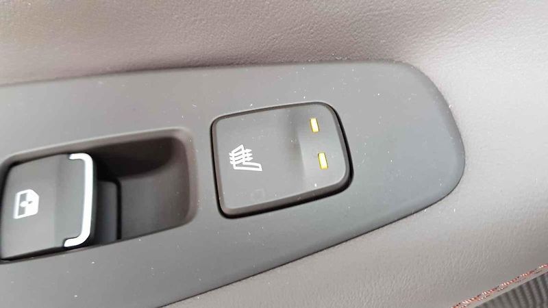Hyundai Santa Fe vsadilo na nápadný design. Uveze až sedm cestujících.