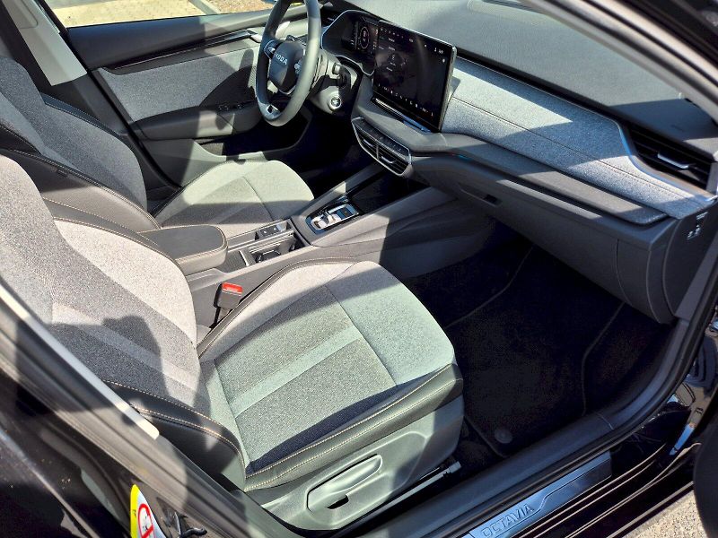 Škoda Octavia (2025) Top Selection 1.5TSi M-HEV 110 - fotka 20 z 32