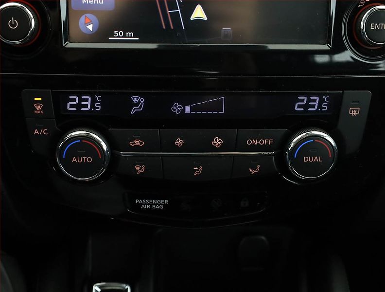 Nissan Qashqai (2014) 1.2 DIG-T, Serv.kniha, Navi - fotka 12 z 16
