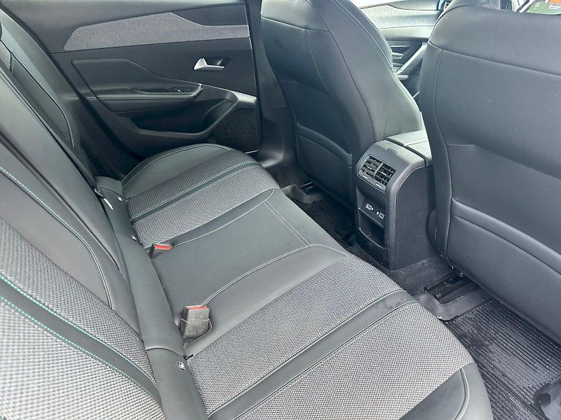 Peugeot 308 (2022) ALLURE PACK 1.2 PureTech 130 S - fotka 24 z 27