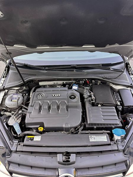 Volkswagen Golf (2015)  VII KOMBI 1.6 TDI DSG WEBASTO - fotka 17 z 28