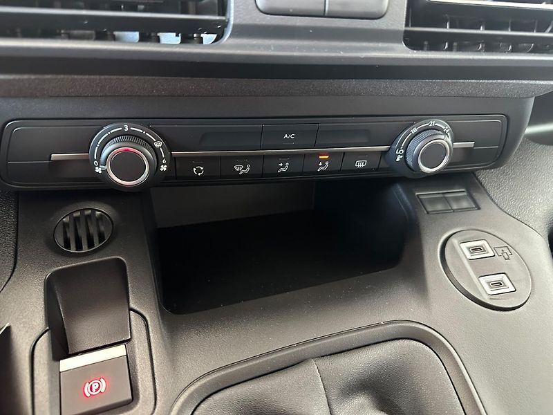 Peugeot Rifter (2025) ALLURE BlueHDi 100 S&S MAN6 N1 - fotka 13 z 19