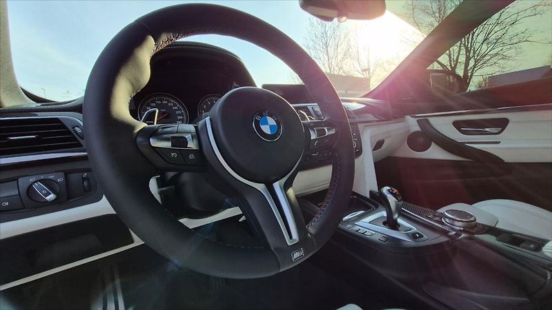 BMW M4 3,0 317 Kw Cabrio DPH REMUS - fotka 11 z 22