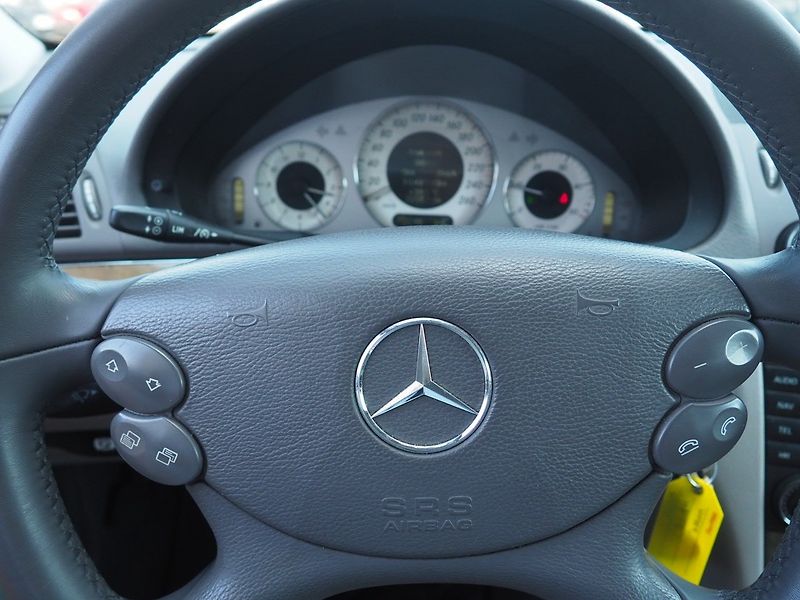 Mercedes-Benz Třídy E (2008) 320 CDI, 4M, AT - fotka 23 z 36