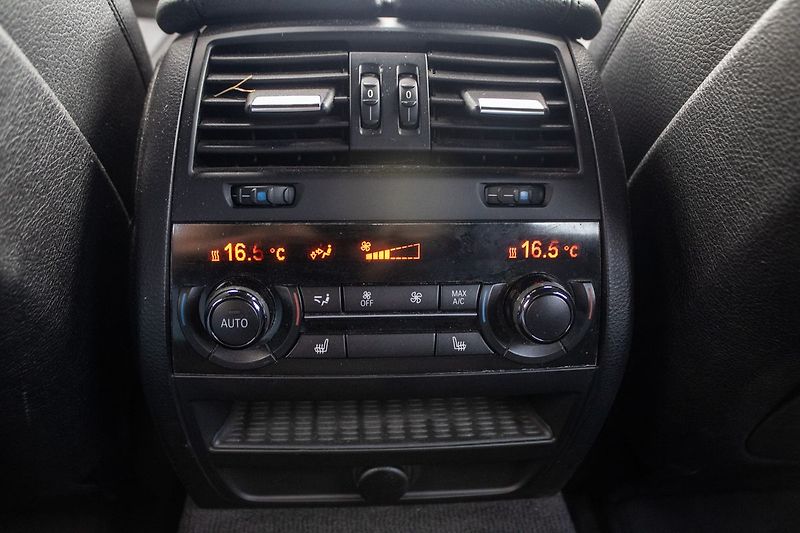 BMW Řada 5 M550d Xdrive - fotka 19 z 21