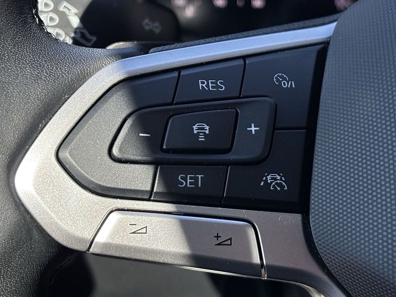 Volkswagen Polo (2023) 1.0 TSI DSG Style - fotka 17 z 27