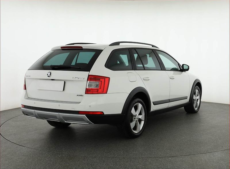 Škoda Octavia (2015) Scout 2.0 TDI, 4X4, Automat - fotka 5 z 19