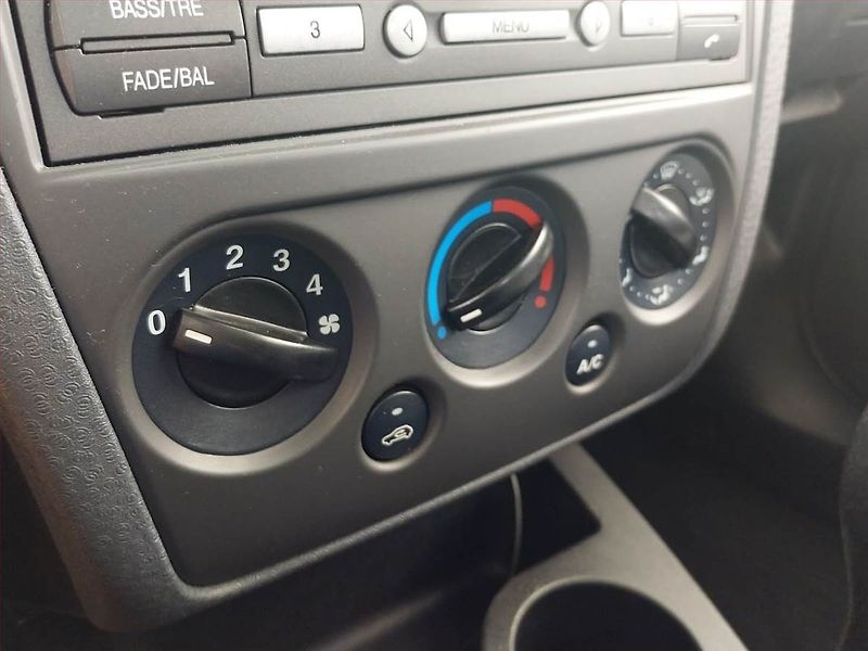 Ford Fusion (2010) 1.4, nová STK, jezdí výborně - fotka 13 z 17