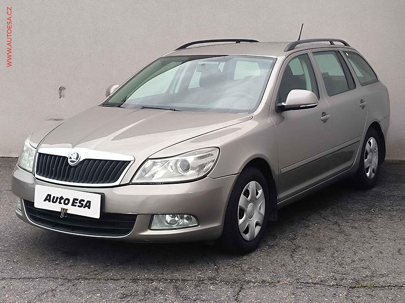 Škoda Octavia (2012) 2.0 TDi, ČR, AC, TZ - fotka 3 z 16