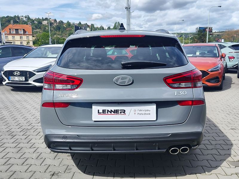 Hyundai i30 1.5 T-GDI/103kW N-Line DCT - fotka 6 z 37