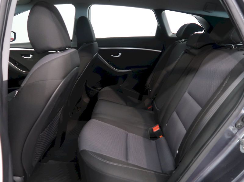 Hyundai i30 (2017) WEEKEND 1.6GDI 99KW - fotka 15 z 30