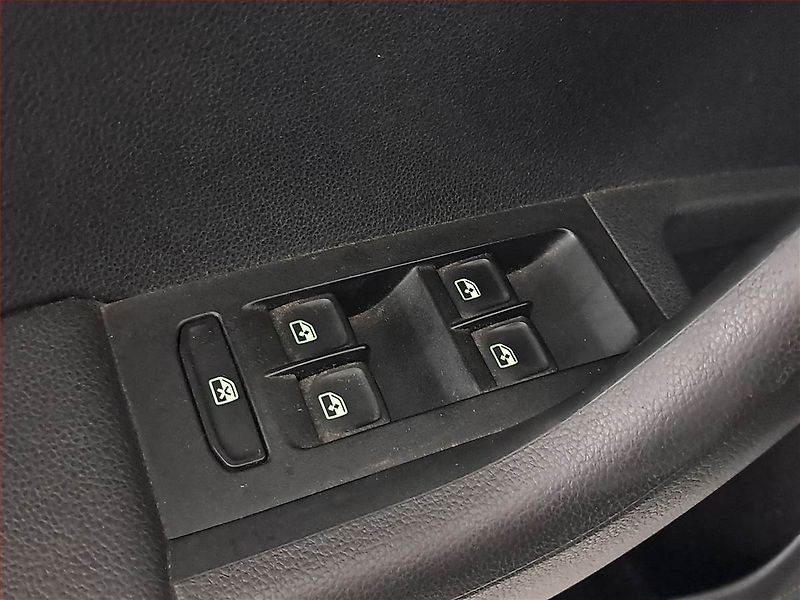 Škoda Octavia (2018) Ambition 1.6 TDI, Serv.kniha - fotka 16 z 17