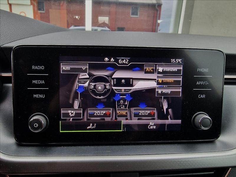 Škoda Kamiq 1.0TSI CNG Style,REZERVACE - fotka 33 z 50