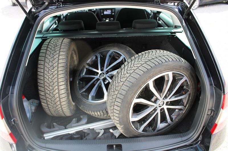 Škoda Octavia (2015) 2.0TDI NAVI KLIMA DSG 4X4 ALU - fotka 11 z 16