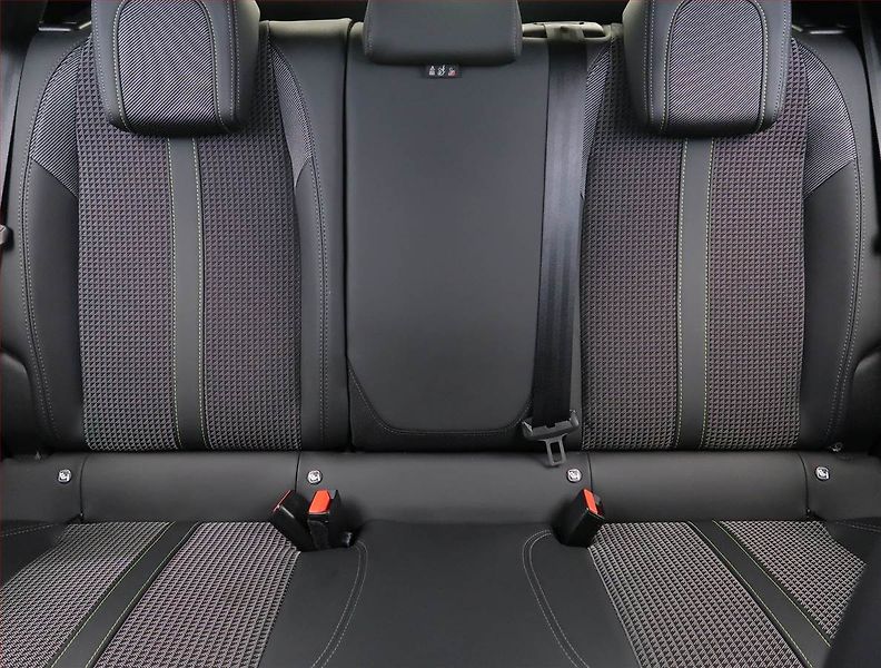Peugeot 208 (2020) 50 kWh, SoH 84%, Automat - fotka 10 z 26