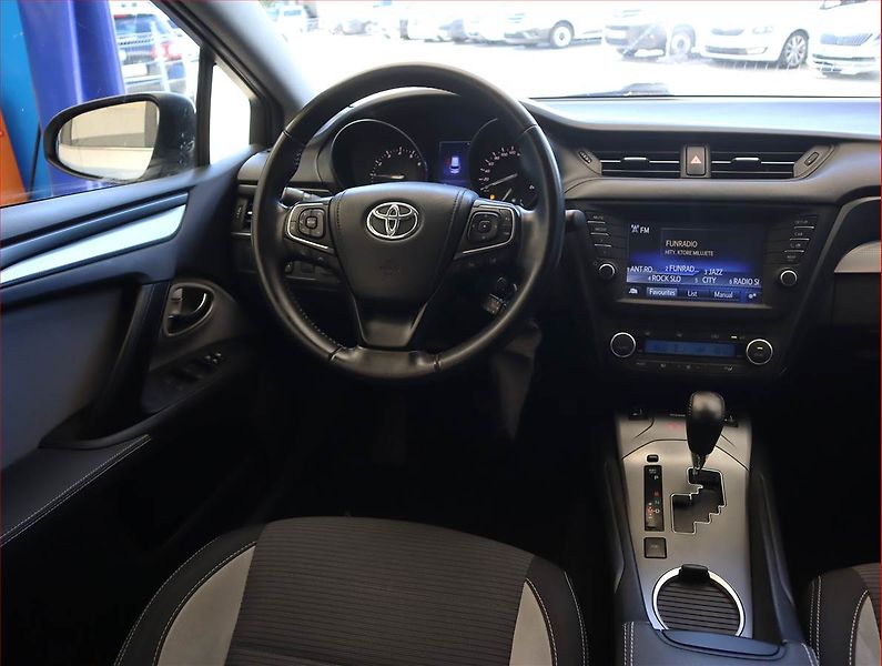 Toyota Avensis (2018) 1.8 Valvematic, Automat - fotka 7 z 20