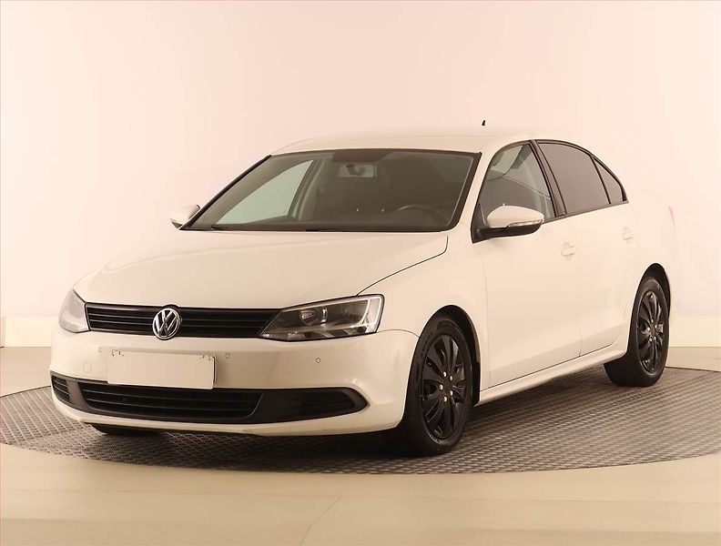 Volkswagen Jetta (2011) 1.6 TDI, Park. senzory - fotka 2 z 15
