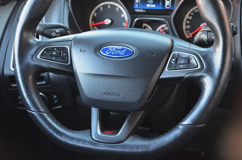 Ford Focus (2015) ST 2.0 184kW RECARO - fotka 23 z 39