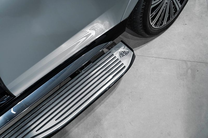 Mercedes-Benz GLS 4MATIC Maybach - fotka 28 z 32