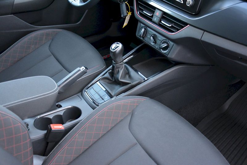 Škoda Scala (2020) 1.0 TSI 85 KW Ambition 125 LET - fotka 17 z 25