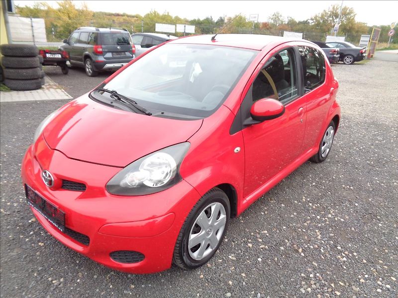 Toyota Aygo 1,0 - fotka 3 z 16