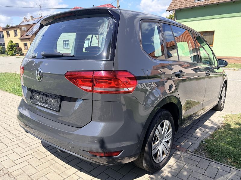 Volkswagen Touran 2.0TDI DSG TAŽNÉ - fotka 4 z 37