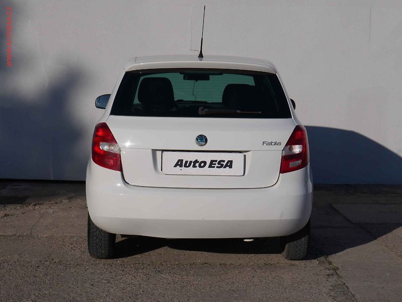 Škoda Fabia (2010) 1.2 12V, ČR, Ambition Plus - fotka 5 z 16