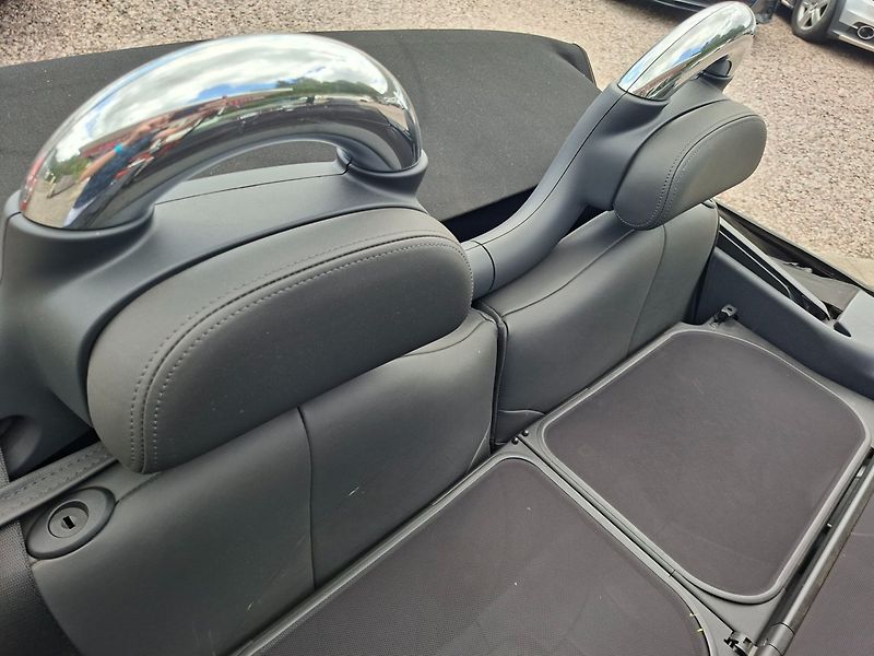 Mini Cooper S (2004) CABRIO 1.6 125kW KOMPRESOR - fotka 19 z 27