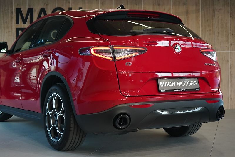 Alfa Romeo Stelvio 2.2 Diesel Q4 154kW (210k) - fotka 12 z 44