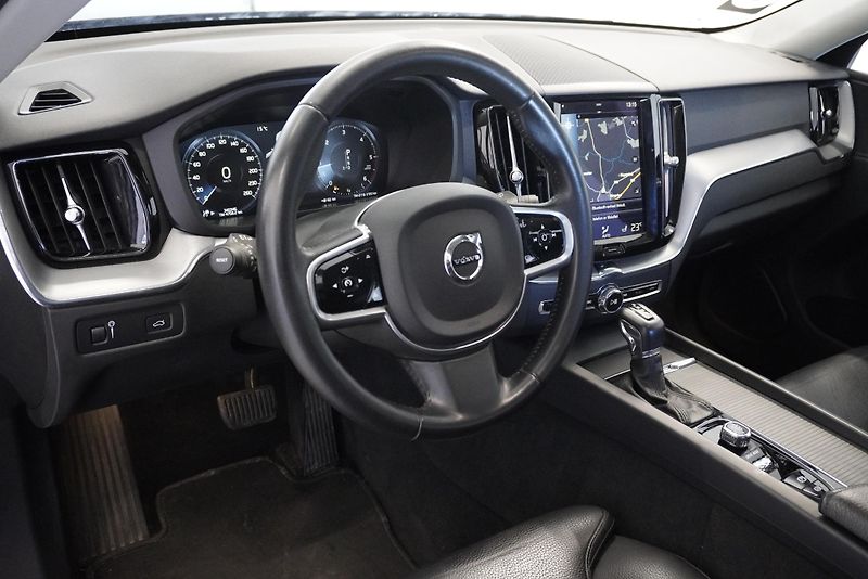 Volvo XC60 (2017) - fotka 14 z 29