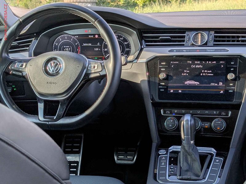 Volkswagen Arteon (2019) 2.0 TSi 4Motion, 1.maj,ČR - fotka 8 z 27