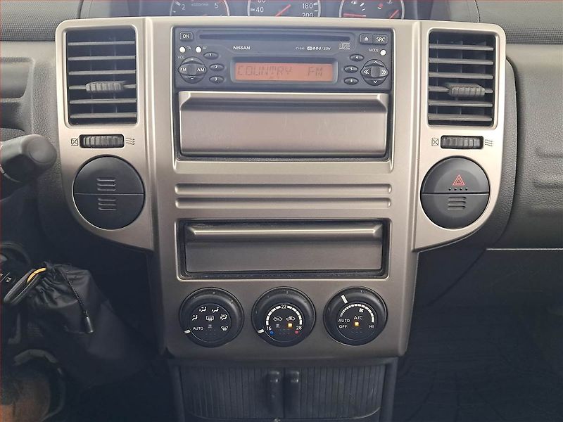 Nissan X-Trail (2006) 2.2 dCi, po STK, Tažné - fotka 12 z 14