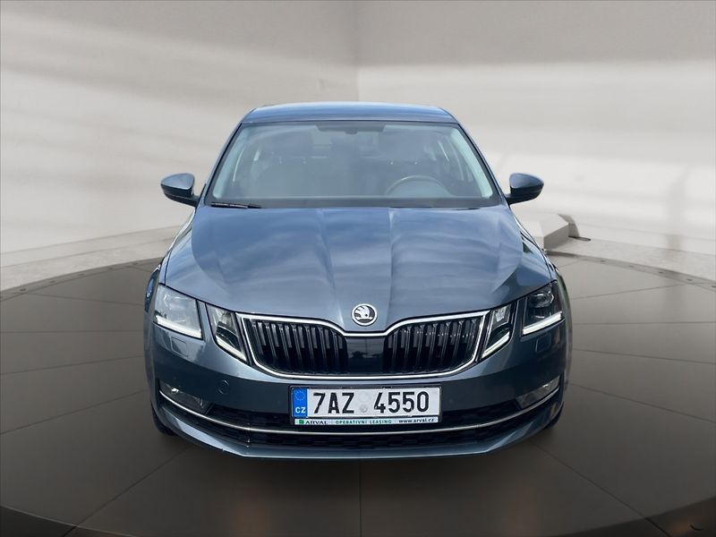 Škoda Octavia 2,0 110 Style - fotka 2 z 11