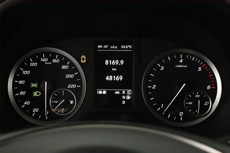 Mercedes-Benz Vito (2022) 119 CDI 4x4, Bus, 8Míst, ČR - fotka 8 z 17