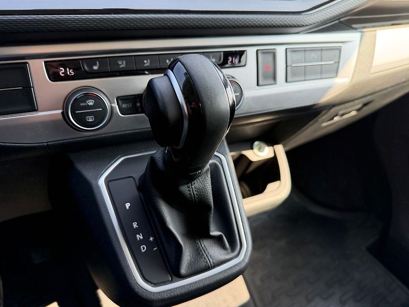 Volkswagen Multivan Comfortline  7míst 2,0TDI 110k - fotka 9 z 19
