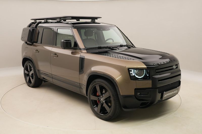Land Rover Defender 110 D300 X-DYNAMIC AWD AUT CZ - fotka 16 z 49