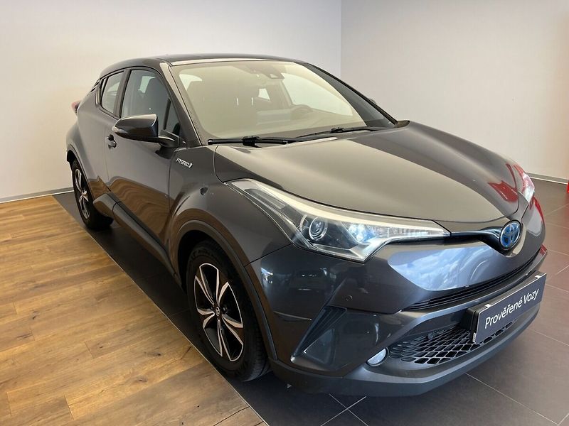 Toyota C-HR Hybrid 1.8 VVT-i E-CVT Active - fotka 3 z 21