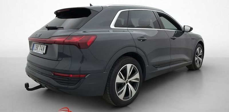 Audi Q8 e-tron 55 Quattro Kamera Tažné - fotka 4 z 36