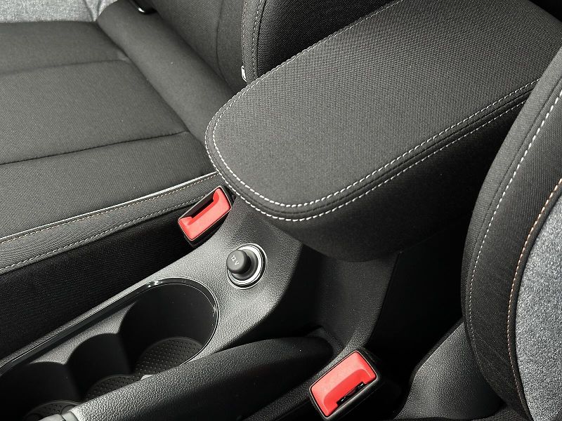 Škoda Kamiq 1.0TSi DSG 116PS KAMERA+PDC P/ - fotka 34 z 43