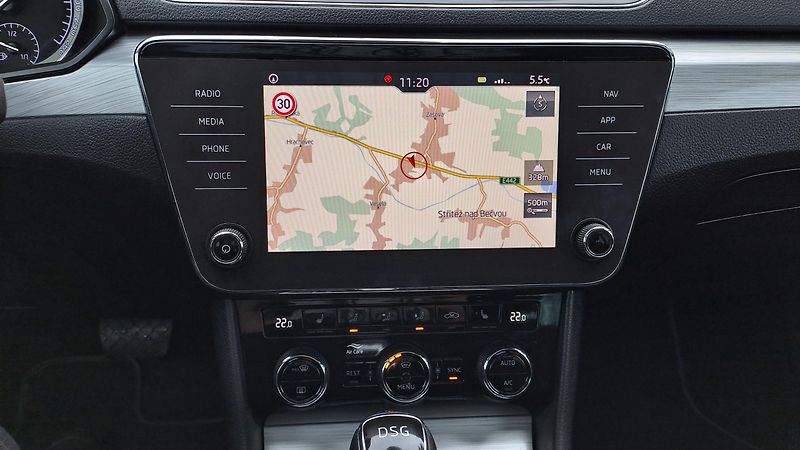Škoda Superb 1.6 CRTDI DSG Comfort+Panorama - fotka 27 z 32