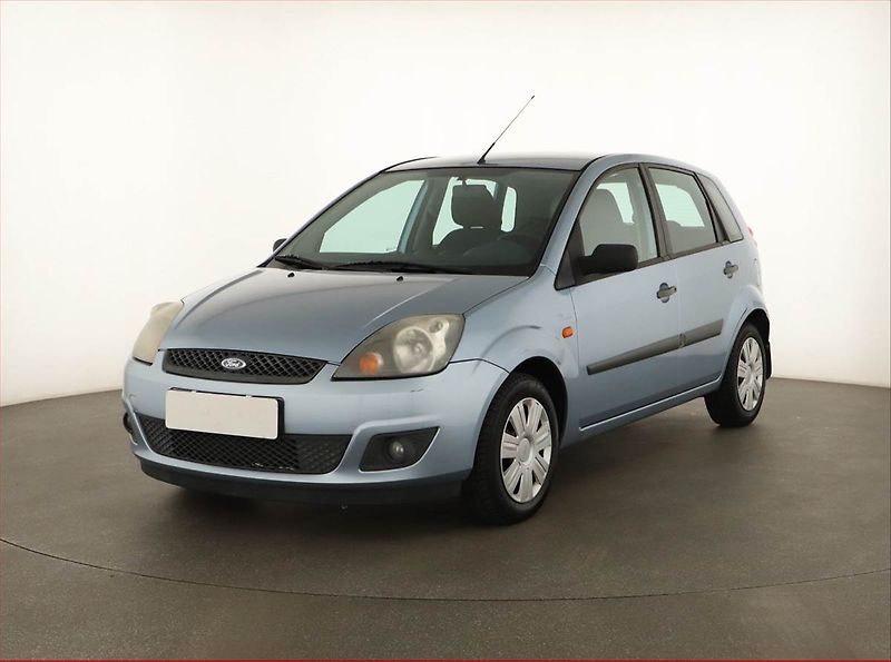 Ford Fiesta (2007) 1.3 i, pěkný stav - fotka 2 z 11