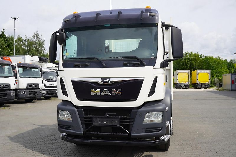 MAN TGS (2019) 26.420 6x4 / Fassi F215A.2.24 - fotka 8 z 18