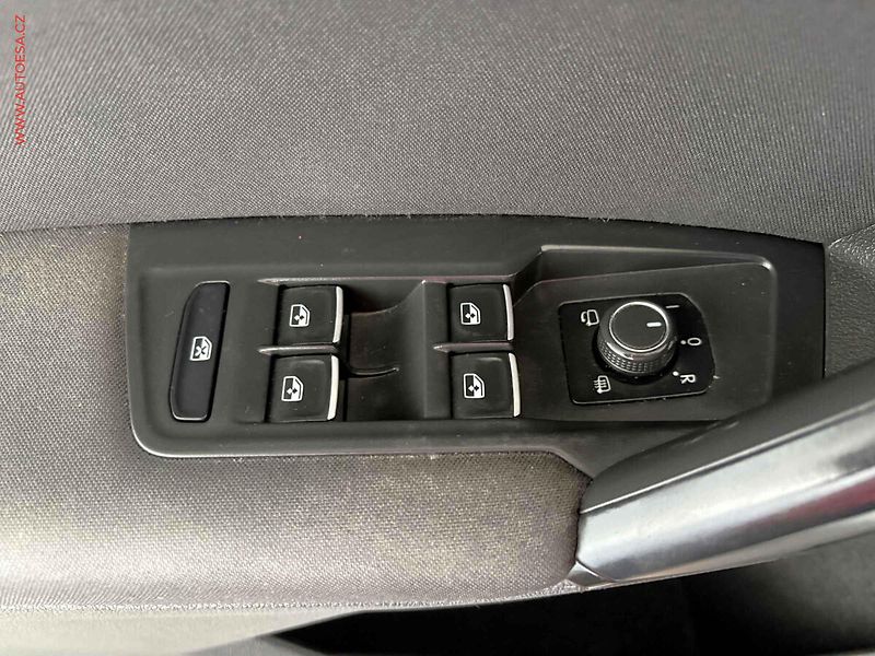 Volkswagen Tiguan (2018) 2.0 TDi, Sound, LED, navi - fotka 12 z 16